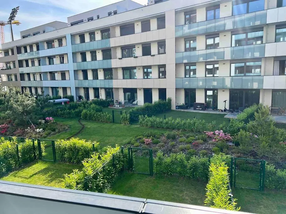 Newly Built Apartment With Balcony, Ac And Free Indoor Garage Πράγα