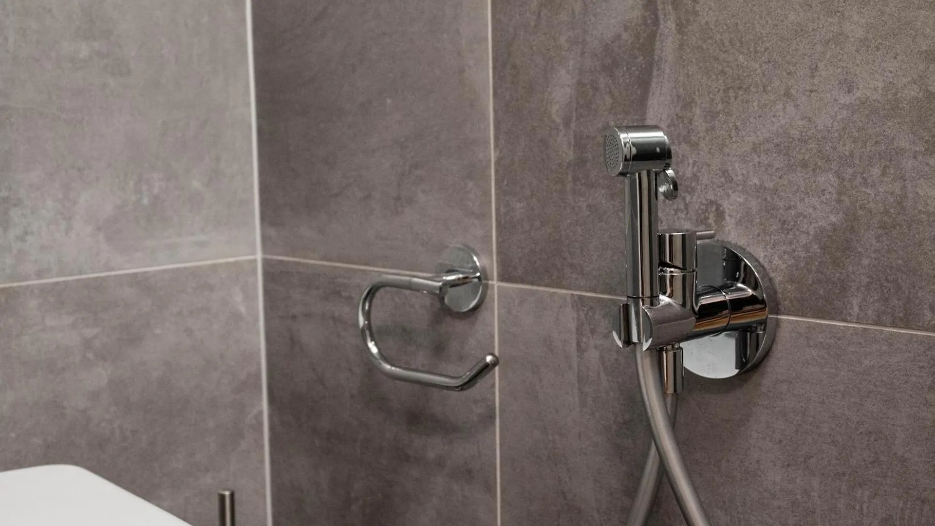 Newly Built Apartment With Balcony, Ac And Free Indoor Garage Πράγα 0*,